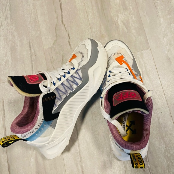 Off-white sneakers - Picture 9 of 16